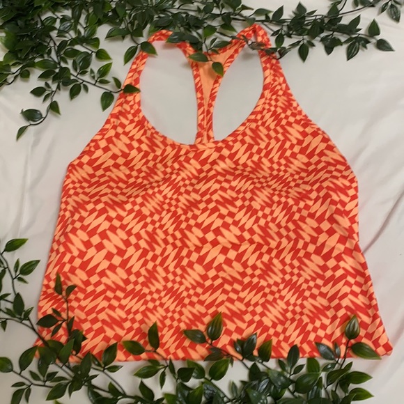 Women’s Nike slim fit activewear tank in orange - Picture 2 of 4